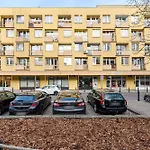 Lumina 2-room Near The Old Town Apartament *