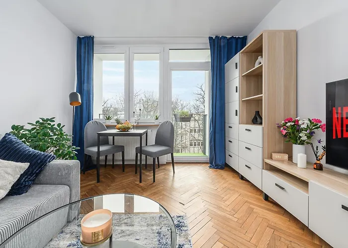 Lumina 2-room Near The Old Town Apartmán